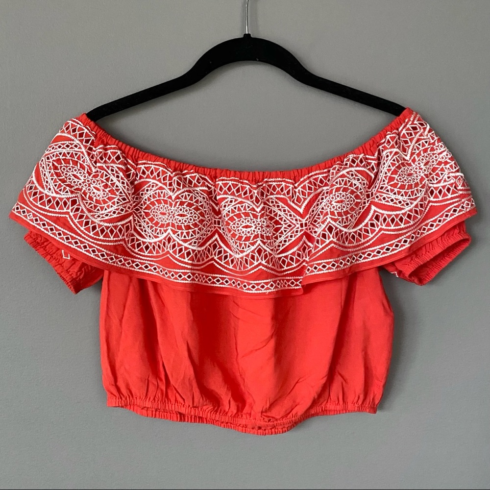 🆕 NWT Nicole Miller Atelier Cropped Ruffled Top